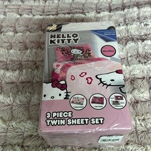 HELLO kitty 3 piece Twin sheet set